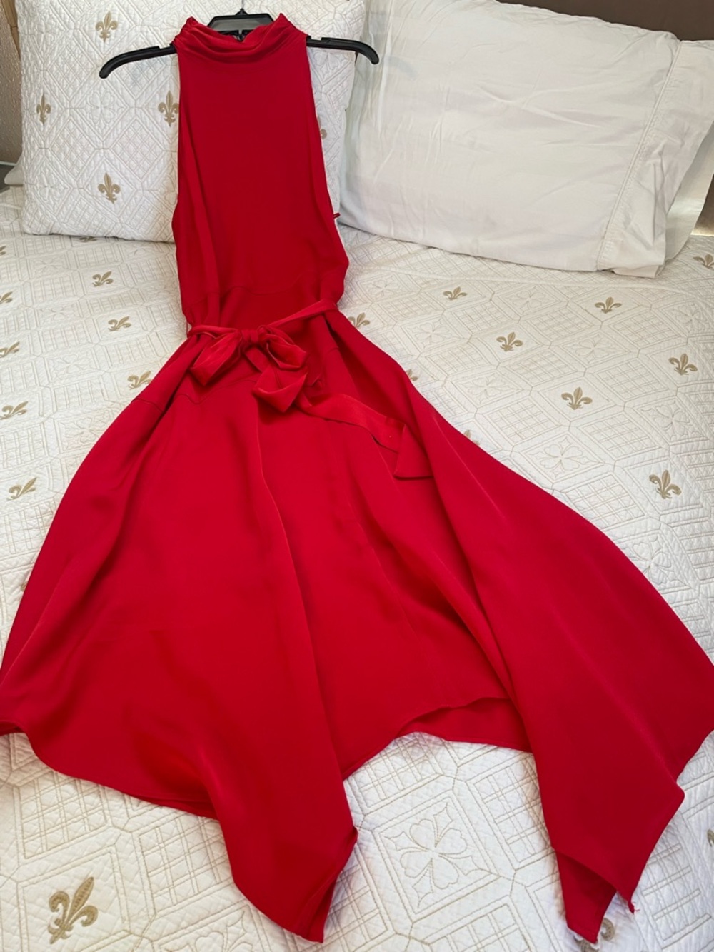 NWT Vince Camuto Red High-Neck Handkerchief Hem Dress